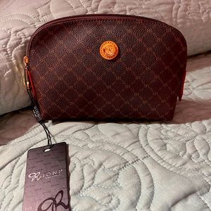 Cute little makeup bag.